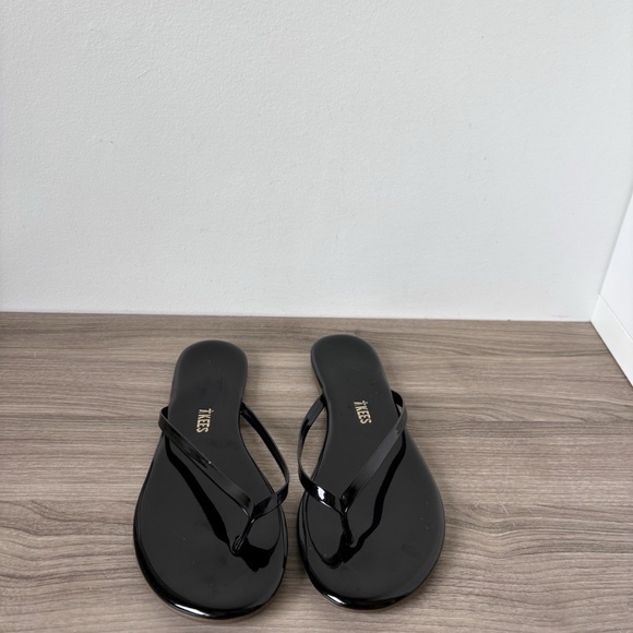 TKEES Women's Glosses Black Flip Flops Black Sz 8 us❤️ - Picture 1 of 6